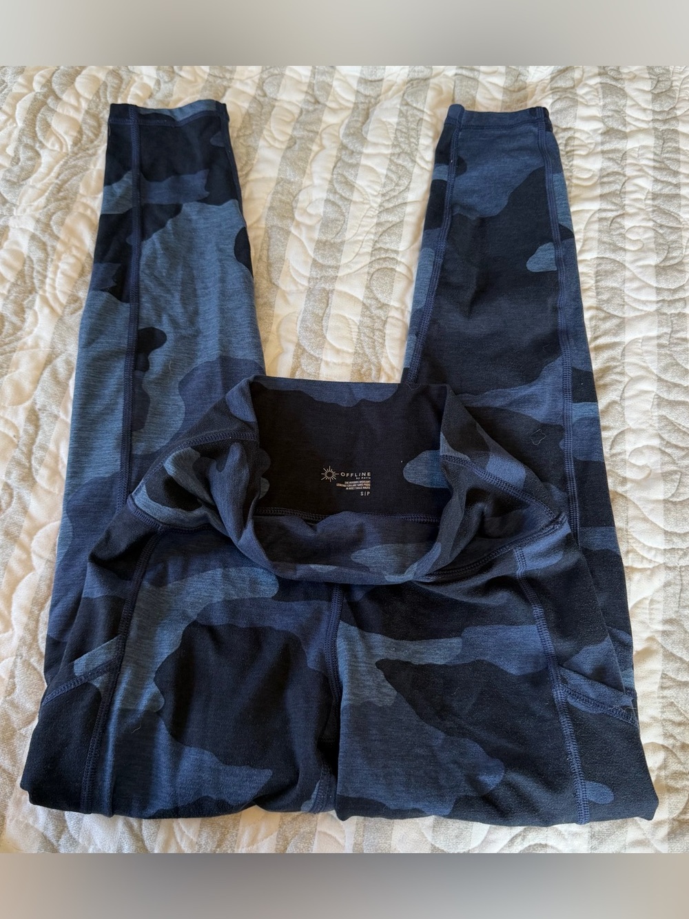 OFFLINE Navy Camo Leggings